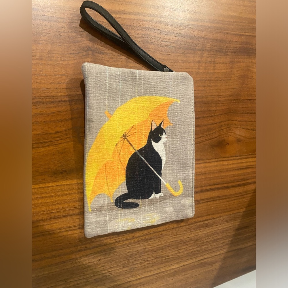 Cat wristlet purse